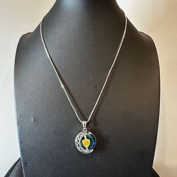 NIB, Redbee 18k GP, white gold over s925, Moon and yellow Heart necklace! - Picture 12 of 13